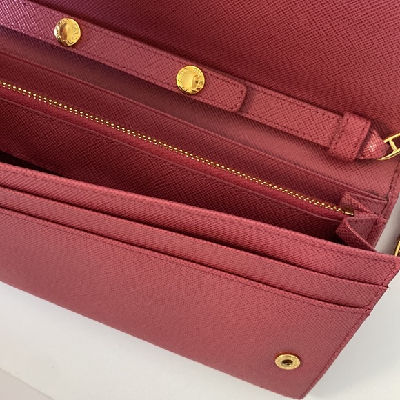 Prada Saffiano metal wallet on chain